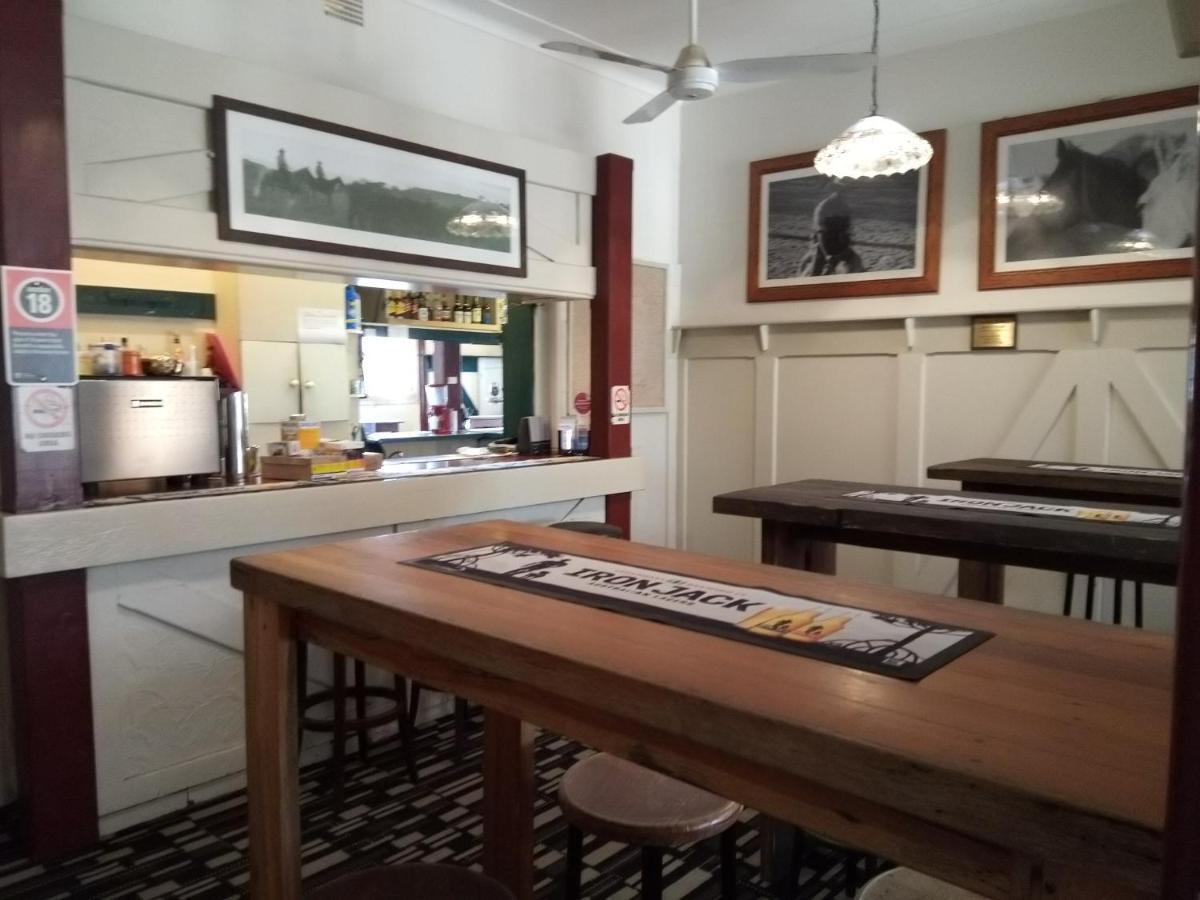 Royal Hotel Mandurama 外观 照片